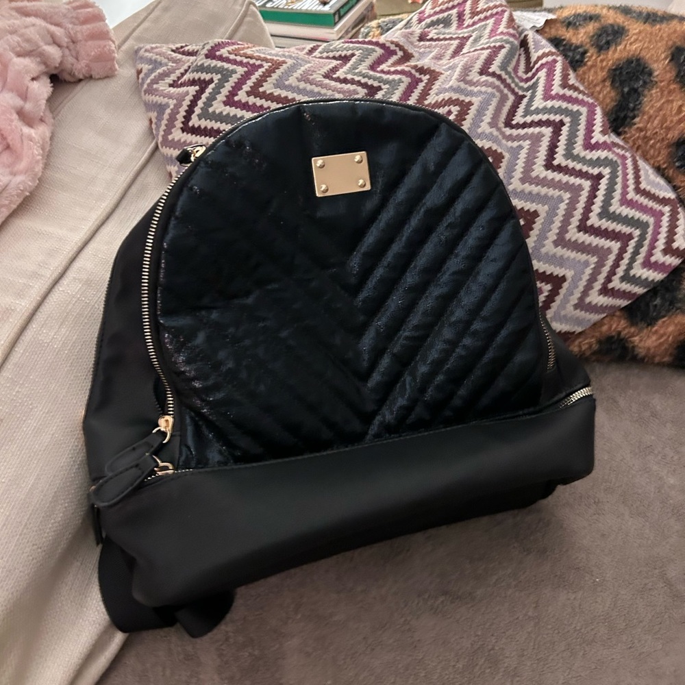 BLACK FAUX LEATHER BACKPACK